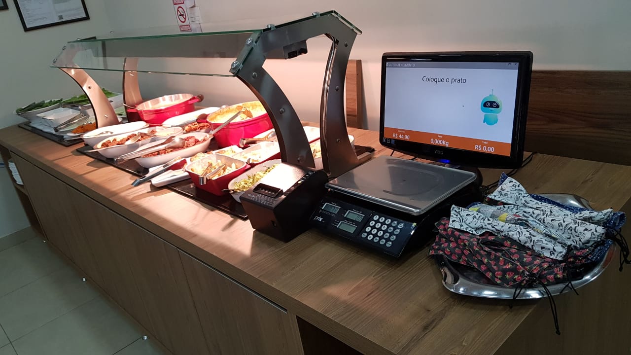 Balança Automática instalada em um restaurante self-service